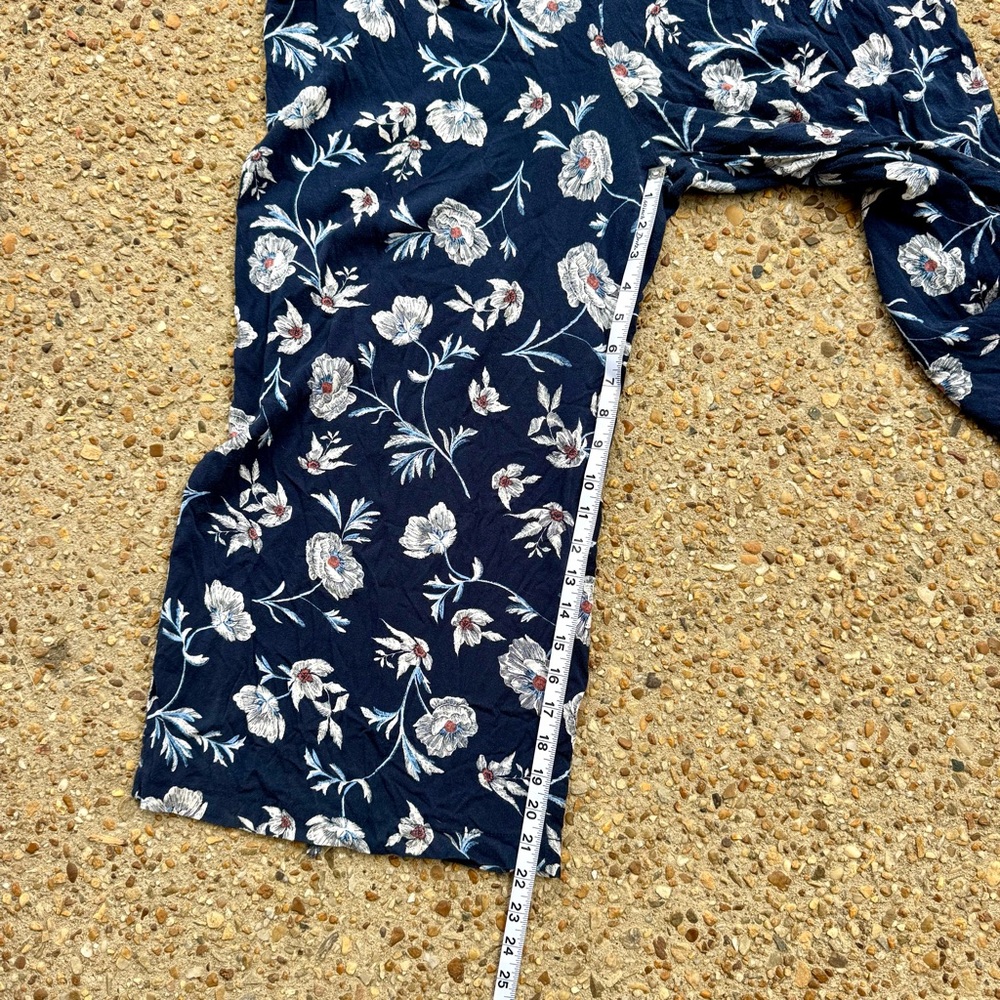 Torrid Challis Women’s Navy Floral Jumpsuit Pockets Size 2 2X - Picture 6 of 9